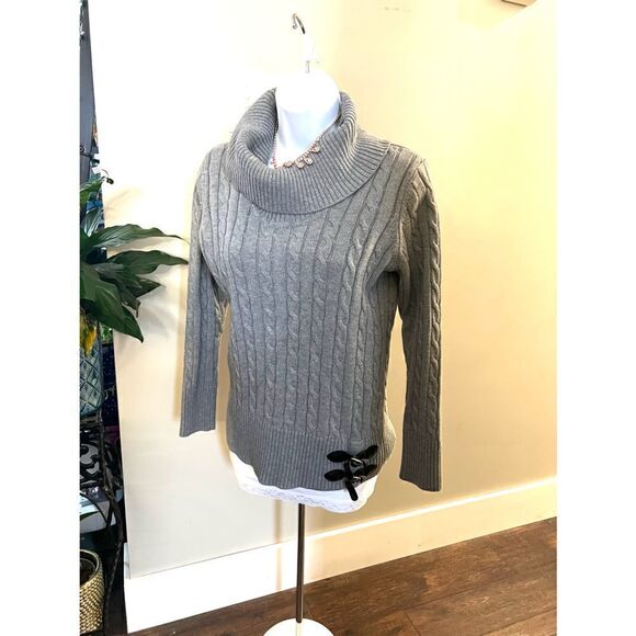 🎁Calvin 🎄Klein Woman's Top Long Sleeve Size Medium - Picture 1 of 4